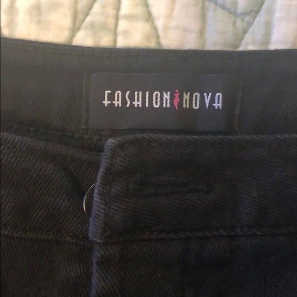 Black denim shorts - Picture 3 of 4